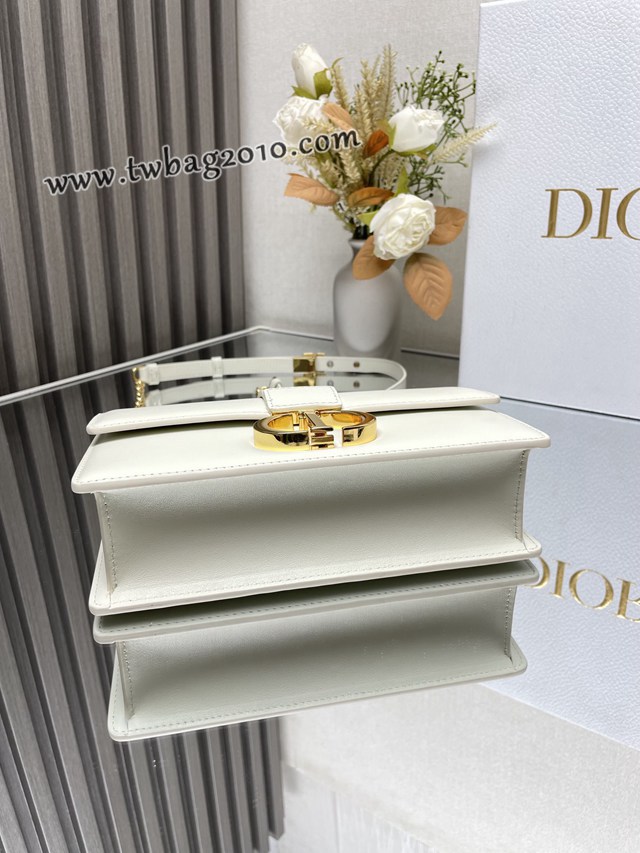Dior专柜新款迪奥高仿原单蒙田30全皮白色链条款小号肩背斜挎包 djfk1264
